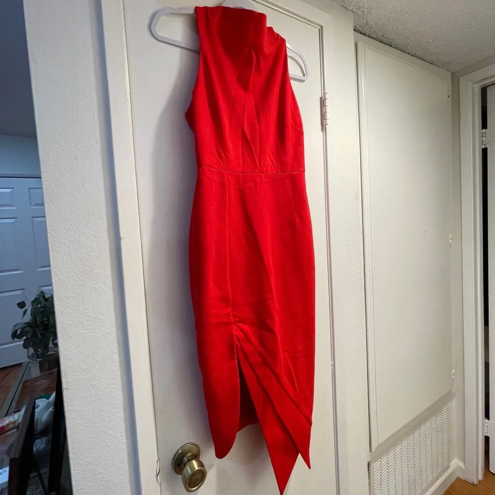 Elliatt Carmen Dress in Red - Picture 7 of 9